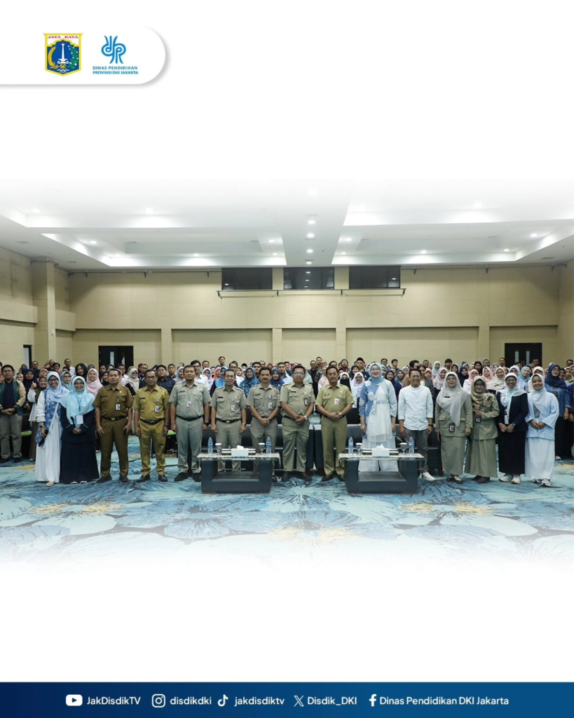 foto bersama Wardah Inspiring Teacher (WIT) Generasi 8 di Dinas Pendidikan Provinsi DKI Jakarta