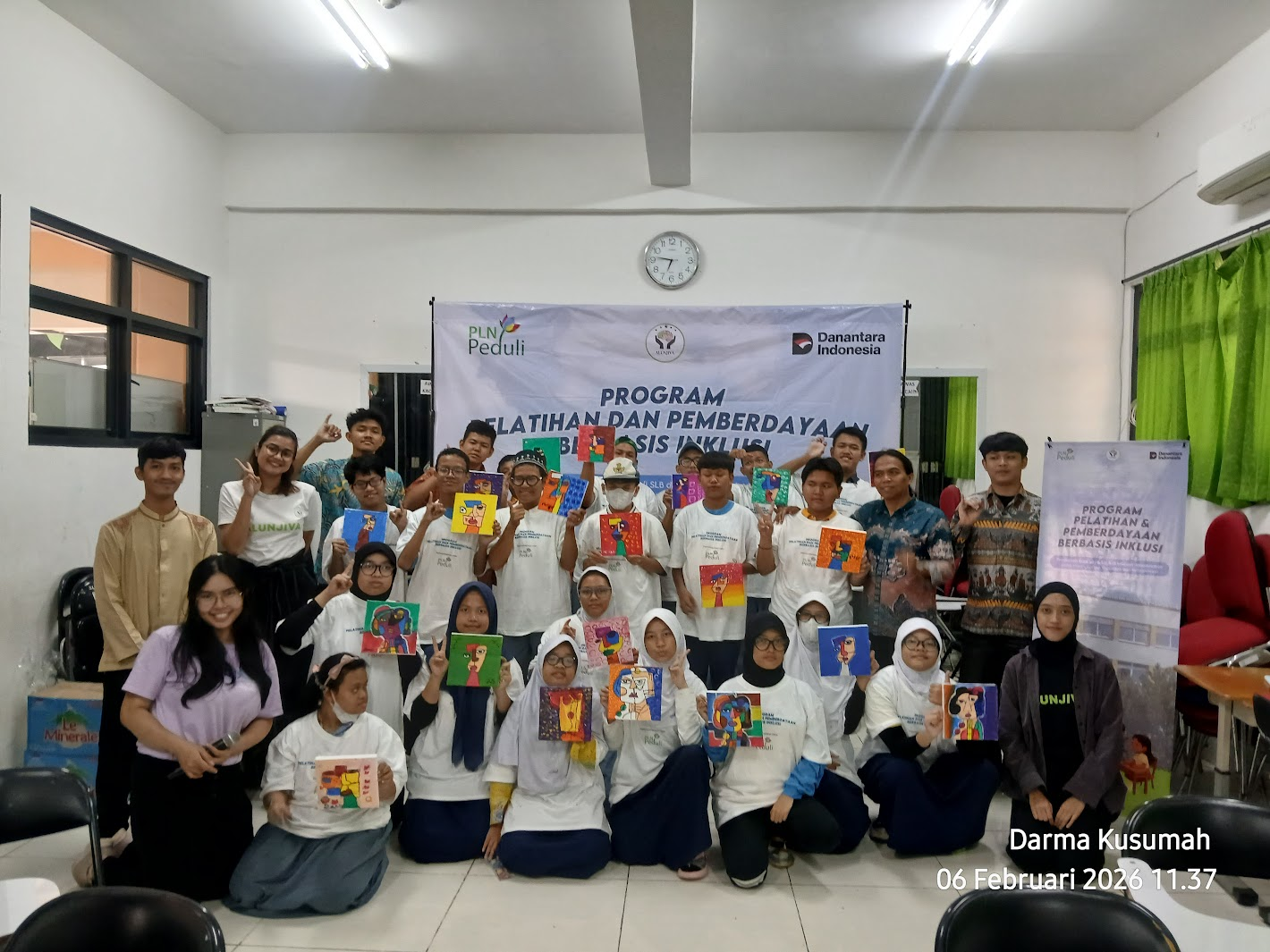 Membangun Kepercayaan Diri Melalui Lukisan dan Kreasi Sablon