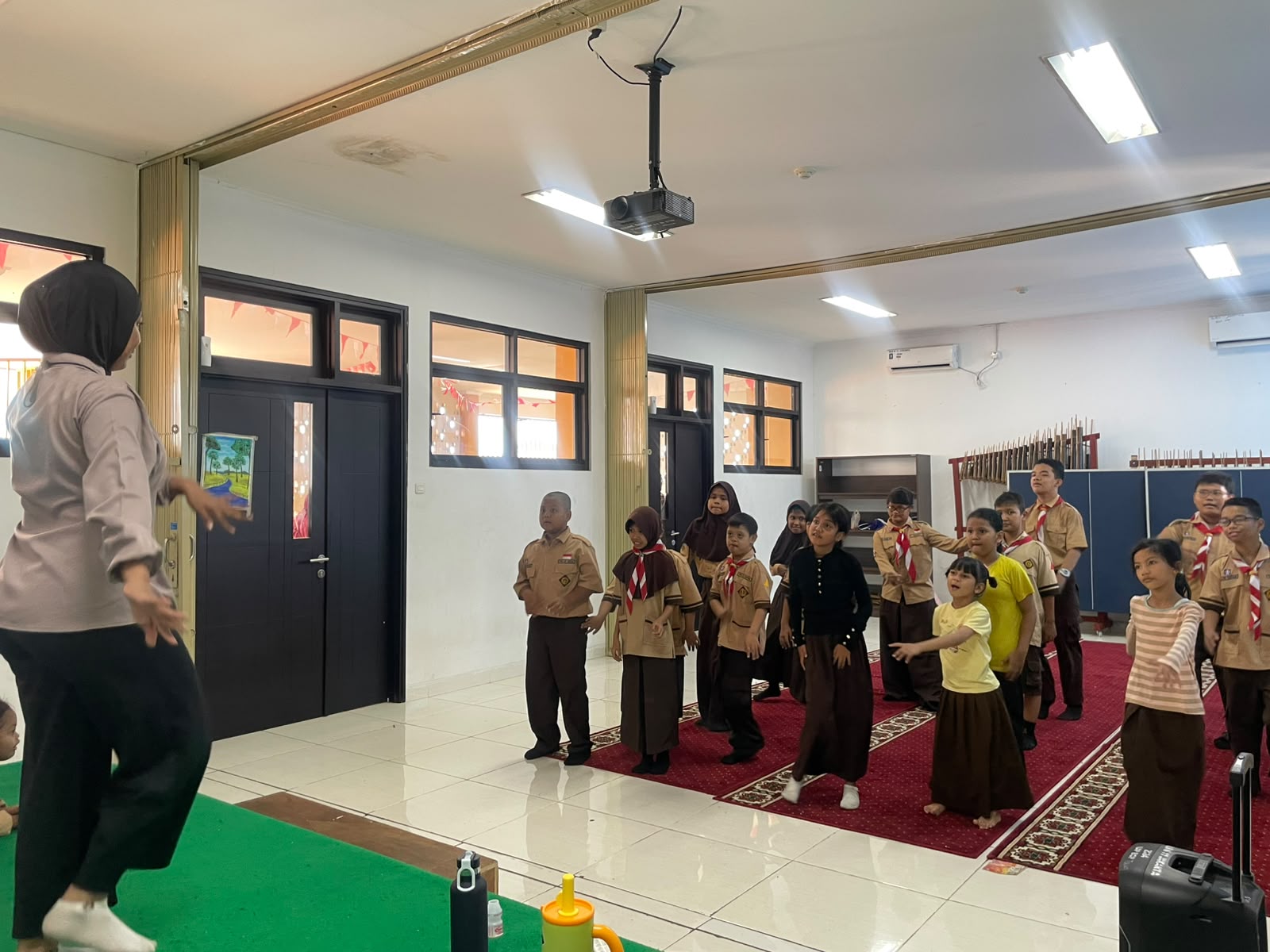 menari 1